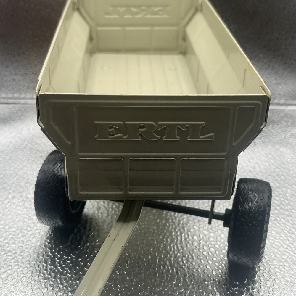 Vintage Ertl Grain Feed Wagon Trailer Farming Toy's Pressed Steel (1054) - Picture 5 of 16